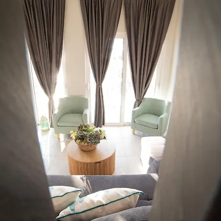 Mira Marina * Masouri